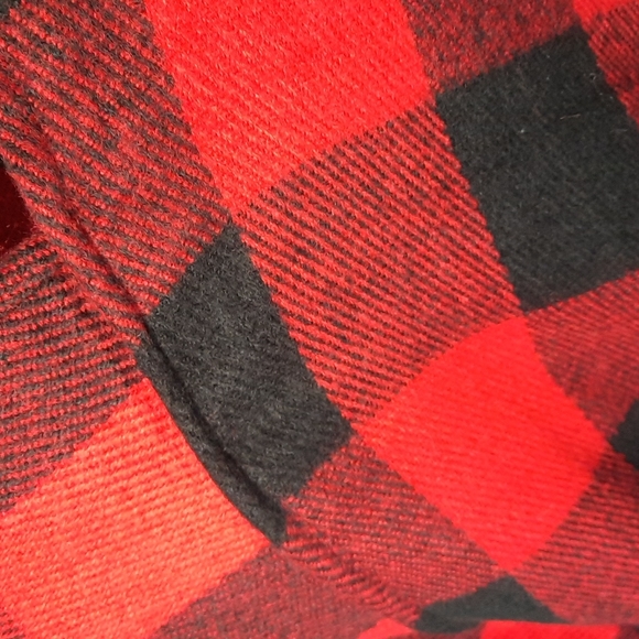 Buffalo Check Plaid Pattern Red Black Lightweight Spring Summer Knit Poncho - Picture 2 of 4